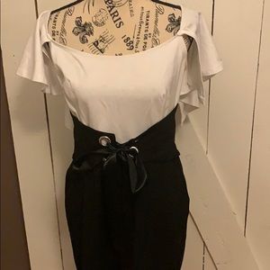 Venus black and white dress size 10